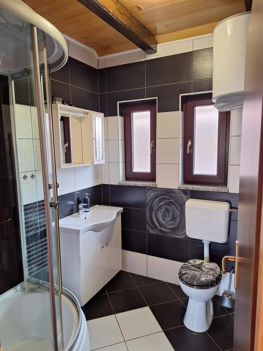 Holiday Home Lana Fuzine Luaran gambar